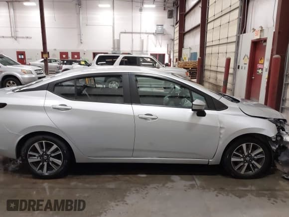 ✅ 2021 Nissan Versa SV • VIN: 3N1CN8EVXML868021 • Lot: 43240178. Wystawiony na IAAI z przebiegiem 77 112 mil. Bezpłatny archiwum sprzedaży aukcyjnych z USA i szczegółowy raport historii pojazdu na DreamBid. Zdjęcie 14.