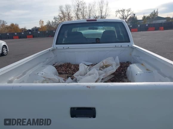 ✅ 2003 Chevrolet S-10 • VIN: 1GCDT19X838141290 • Lot: 43669807. Wystawiony na IAAI z przebiegiem 258 912 mil. Bezpłatny archiwum sprzedaży aukcyjnych z USA i szczegółowy raport historii pojazdu na DreamBid. Zdjęcie 8.