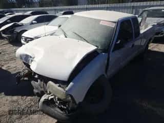 2003 Chevrolet S-10 LS с VIN 1GCDT19X038139226, выставлен на аукционе Copart как лот 66825924 с пробегом Не указан миль и На запчасти • Non repairable. История ставок и продаж доступна на DreamBid. Изображение 1.