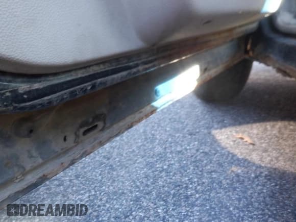 ✅ 2007 Chevrolet Silverado 1500 Work Truck • VIN: 1GCEC19X07Z611770 • Lot: 43724070. Wystawiony na IAAI z przebiegiem 234 660 mil. Bezpłatny archiwum sprzedaży aukcyjnych z USA i szczegółowy raport historii pojazdu na DreamBid. Zdjęcie 22.