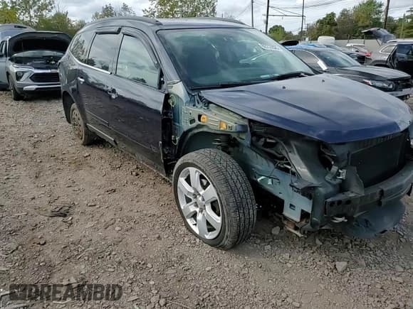 ✅ 2016 Chevrolet Traverse LT • VIN: 1GNKVGKD9GJ324238 • Lot: 82233025. Listed on Copart with 99,590 mi. Free auction sales archive from the USA and detailed vehicle history report at DreamBid. Image 15.