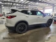 ✅ 2021 Chevrolet Blazer LT • VIN: 3GNKBJRS2MS511731 • Lot: 84703325. Wystawiony na Copart z przebiegiem 21 105 mil. Bezpłatny archiwum sprzedaży aukcyjnych z USA i szczegółowy raport historii pojazdu na DreamBid. Zdjęcie 3.