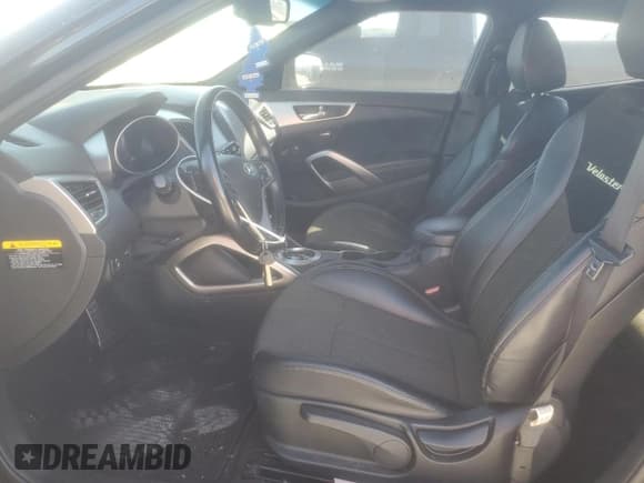 ✅ 2016 Hyundai Veloster • VIN: KMHTC6ADXGU251227 • Lot: 74374414. Wystawiony na Copart z przebiegiem 63 266 mil. Bezpłatny archiwum sprzedaży aukcyjnych z USA i szczegółowy raport historii pojazdu na DreamBid. Zdjęcie 7.