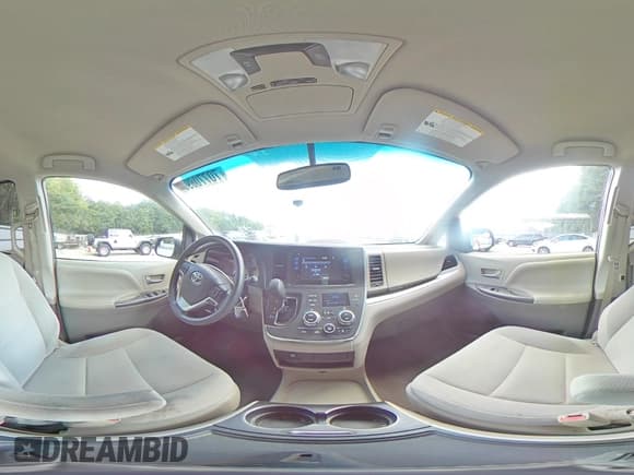 ✅ 2017 Toyota Sienna LE Auto Access Seat • VIN: 5TDKZ3DC7HS781600 • Lot: 70770895. Wystawiony na Copart z przebiegiem 146 070 mil. Bezpłatny archiwum sprzedaży aukcyjnych z USA i szczegółowy raport historii pojazdu na DreamBid. Zdjęcie 16.