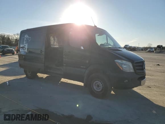 ✅ 2014 Mercedes-Benz Sprinter Passenger • VIN: WDZPE7CC9E5825043 • Lot: 42571505. Wystawiony na Copart z przebiegiem 178 182 mil. Bezpłatny archiwum sprzedaży aukcyjnych z USA i szczegółowy raport historii pojazdu na DreamBid. Zdjęcie 4.
