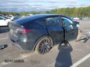 ✅ 2022 Tesla Model Y Performance • VIN: 7SAYGDEF6NF390827 • Lot: 43454751. Wystawiony na IAAI z przebiegiem Nie podano. Bezpłatny archiwum sprzedaży aukcyjnych z USA i szczegółowy raport historii pojazdu na DreamBid. Zdjęcie 4.