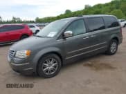 ✅ 2010 Chrysler Town & Country Limited • VIN: 2A4RR7DX2AR451719 • Lot: 42351759. Wystawiony na IAAI z przebiegiem 163 635 mil. Bezpłatny archiwum sprzedaży aukcyjnych z USA i szczegółowy raport historii pojazdu na DreamBid. Zdjęcie 2.