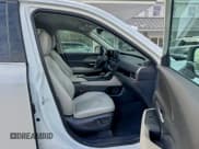 ✅ 2024 Toyota Highlander XLE • VIN: 5TDAAAB55RS009139 • Lot: 96266595. Listed on Copart with 58,910 mi. Free auction sales archive from the USA and detailed vehicle history report at DreamBid. Image 5.