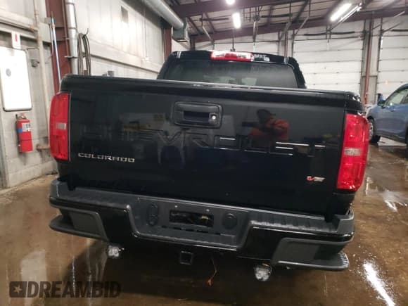 ✅ 2022 Chevrolet Colorado 4WD Work Truck • VIN: 1GCGTBEN5N1185766 • Лот: 68231444. Опубликован ранее на Copart с пробегом 41 865 миль. Бесплатный доступ к архиву аукционных продаж из США и подробный отчёт об истории автомобиля на DreamBid. Изображение 6.