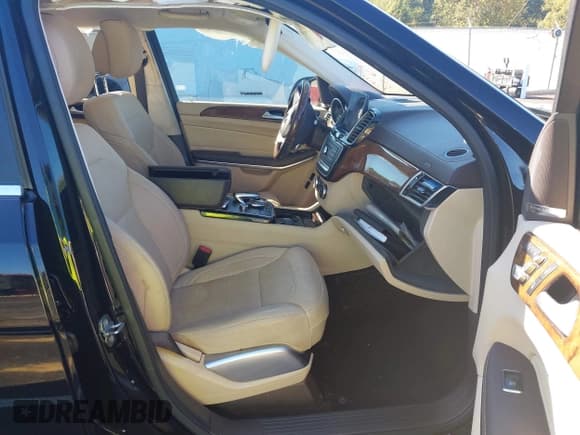 ✅ 2018 Mercedes-Benz GLS 550 • VIN: 4JGDF7DE9JB120220 • Lot: 43447989. Listed on IAAI with 115,671 mi. Free auction sales archive from the USA and detailed vehicle history report at DreamBid. Image 5.