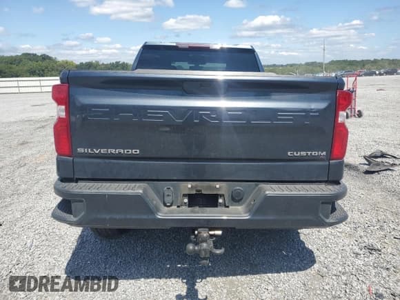 ✅ 2020 Chevrolet Silverado 1500 Custom • VIN: 1GCRWBEK9LZ339027 • Lot: 70393854. Wystawiony na Copart z przebiegiem 97 802 mil. Bezpłatny archiwum sprzedaży aukcyjnych z USA i szczegółowy raport historii pojazdu na DreamBid. Zdjęcie 6.