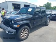 ✅ 2023 Jeep Gladiator Sport S • VIN: 1C6HJTAGXPL543319 • Лот: 42499587. Опубликован ранее на IAAI с пробегом 45 140 миль. Бесплатный доступ к архиву аукционных продаж из США и подробный отчёт об истории автомобиля на DreamBid. Изображение 2.