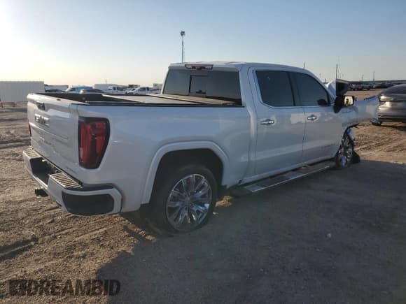 ✅ 2025 GMC Sierra 1500 Denali • VIN: 3GTUUGED0SG249309 • Лот: 52987985. Опубликован ранее на Copart с пробегом 338 миль. Бесплатный доступ к архиву аукционных продаж из США и подробный отчёт об истории автомобиля на DreamBid. Изображение 3.