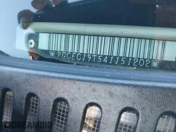 ✅ 2004 Chevrolet Silverado 1500 LS • VIN: 2GCEC19T541151202 • Lot: 43584247. Listed on IAAI with 272,098 mi. Free auction sales archive from the USA and detailed vehicle history report at DreamBid. Image 9.