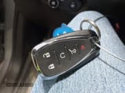 ✅ 2021 Chevrolet Traverse LT Cloth • VIN: 1GNEVGKW7MJ139681 • Lot: 43409810. Wystawiony na IAAI z przebiegiem 82 155 mil. Bezpłatny archiwum sprzedaży aukcyjnych z USA i szczegółowy raport historii pojazdu na DreamBid. Zdjęcie 11.