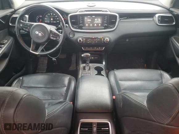 ✅ 2017 Kia Sorento EX • VIN: 5XYPH4A54HG294193 • Lot: 82706765. Listed on Copart with 154,196 mi. Free auction sales archive from the USA and detailed vehicle history report at DreamBid. Image 8.