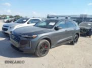 ✅ 2025 Audi Q5 Premium Plus • VIN: WA12AAGU6S2020551 • Lot: 43399256. Wystawiony na IAAI z przebiegiem 556 mil. Bezpłatny archiwum sprzedaży aukcyjnych z USA i szczegółowy raport historii pojazdu na DreamBid. Zdjęcie 16.