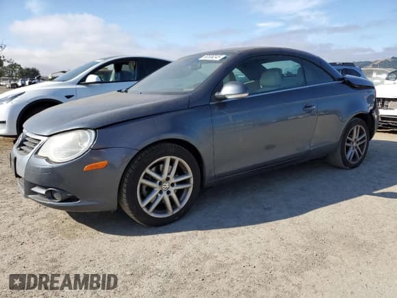 ✅ 2008 Volkswagen Eos Lux • VIN: WVWFA71F28V015651 • Лот: 66506245. Опубликован ранее на Copart с пробегом 147 981 миль. Бесплатный доступ к архиву аукционных продаж из США и подробный отчёт об истории автомобиля на DreamBid. Изображение 1.