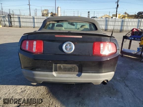 ✅ 2010 Ford Mustang V6 • VIN: 1ZVBP8EN0A5179472 • Lot: 87484885. Listed on Copart with 158,233 mi. Free auction sales archive from the USA and detailed vehicle history report at DreamBid. Image 6.