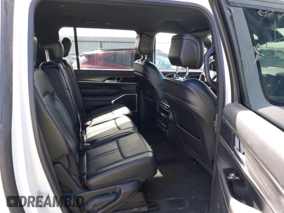 ✅ 2024 Jeep Wagoneer Series II • VIN: 1C4SJRBP6RS134677 • Лот: 42477084. Опубликован ранее на IAAI с пробегом 49 197 миль. Бесплатный доступ к архиву аукционных продаж из США и подробный отчёт об истории автомобиля на DreamBid. Изображение 8.