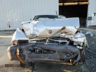 ✅ 2004 Dodge Dakota • VIN: 1D7FL16K94S504479 • Lot: 44549325. Wystawiony na Copart z przebiegiem Nie podano. Bezpłatny archiwum sprzedaży aukcyjnych z USA i szczegółowy raport historii pojazdu na DreamBid. Zdjęcie 5.