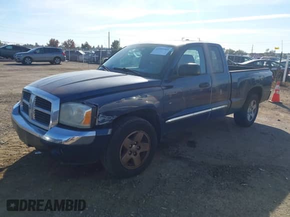 2005 Dodge Dakota с VIN 1D7HE52N55S268909, выставлен на аукционе IAAI как лот 43597360 с пробегом 218 350 миль миль и . История ставок и продаж доступна на DreamBid. Изображение 2.