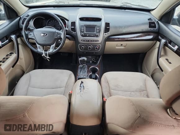 ✅ 2014 Kia Sorento LX • VIN: 5XYKT4A65EG548507 • Lot: 92098365. Listed on Copart with 205,863 mi. Free auction sales archive from the USA and detailed vehicle history report at DreamBid. Image 8.