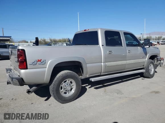 ✅ 2006 Chevrolet Silverado 2500HD LT2 • VIN: 1GCHK23D46F200540 • Lot: 47072885. Wystawiony na Copart z przebiegiem 160 542 mil. Bezpłatny archiwum sprzedaży aukcyjnych z USA i szczegółowy raport historii pojazdu na DreamBid. Zdjęcie 3.
