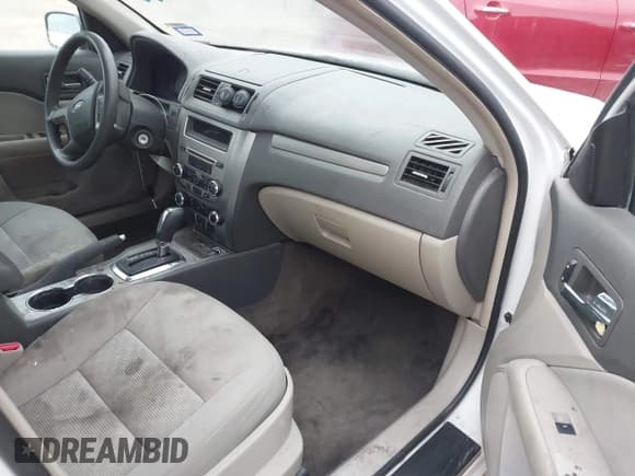 ✅ 2010 Ford Fusion SE • VIN: 3FAHP0HA3AR145830 • Lot: 43531180. Listed on IAAI with 258,604 mi. Free auction sales archive from the USA and detailed vehicle history report at DreamBid. Image 5.