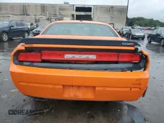 2014 Dodge Challenger SRT-8 Core z VIN 2C3CDYDJ2EH285665, wystawiony jako Copart lot #72774564 z przebiegiem 52 859 mil mil oraz Szkoda całkowita • Salvage title. Historia ofert i sprzedaży dostępna na DreamBid. Obrazek 6.