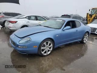 ✅ 2003 Maserati Coupe • VIN: ZAMBC38A830009575 • Lot: 44264065. Wystawiony na Copart z przebiegiem 69 323 mil. Bezpłatny archiwum sprzedaży aukcyjnych z USA i szczegółowy raport historii pojazdu na DreamBid. Zdjęcie 1.