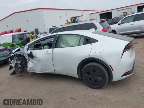 2024 Toyota Prius LE с VIN JTDACAAU3R3028535, выставлен на аукционе IAAI как лот 43487699 с пробегом 31 502 миль миль и . История ставок и продаж доступна на DreamBid. Изображение 14.