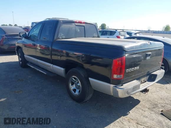 2003 Dodge 1500 ST z VIN 1D7HA18Z33S163409, wystawiony jako IAAI lot #41995869 z przebiegiem 260 663 mil mil oraz . Historia ofert i sprzedaży dostępna na DreamBid. Obrazek 3.