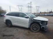 ✅ 2017 Toyota Highlander XLE • VIN: 5TDJZRFH3HS392833 • Лот: 43731327. Опубликован ранее на IAAI с пробегом 94 646 миль. Бесплатный доступ к архиву аукционных продаж из США и подробный отчёт об истории автомобиля на DreamBid. Изображение 17.