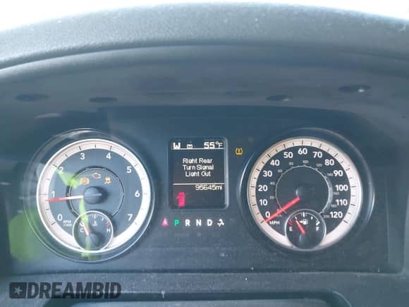 2017 Ram 1500 SLT z VIN 1C6RR6GG4HS676025, wystawiony jako IAAI lot #43585212 z przebiegiem 95 645 mil mil oraz . Historia ofert i sprzedaży dostępna na DreamBid. Obrazek 7.