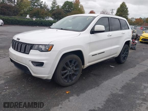 ✅ 2019 Jeep Grand Cherokee Altitude • VIN: 1C4RJEAGXKC597303 • Lot: 43555218. Wystawiony na IAAI z przebiegiem 101 986 mil. Bezpłatny archiwum sprzedaży aukcyjnych z USA i szczegółowy raport historii pojazdu na DreamBid. Zdjęcie 2.