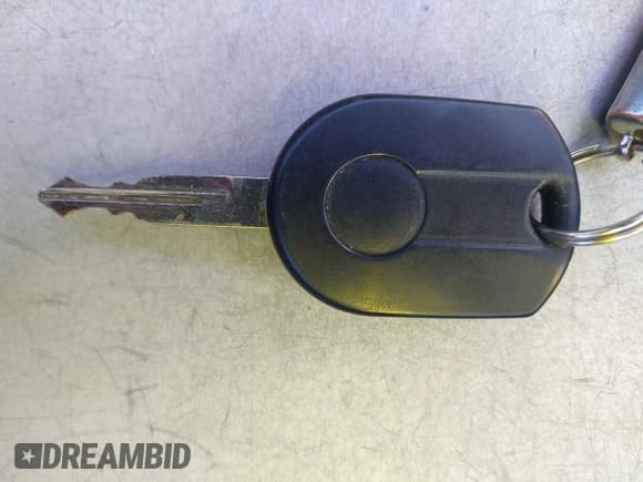 ✅ 2010 Ford Escape Limited • VIN: 1FMCU9EGXAKB80035 • Lot: 43565237. Listed on IAAI with 156,901 mi. Free auction sales archive from the USA and detailed vehicle history report at DreamBid. Image 11.