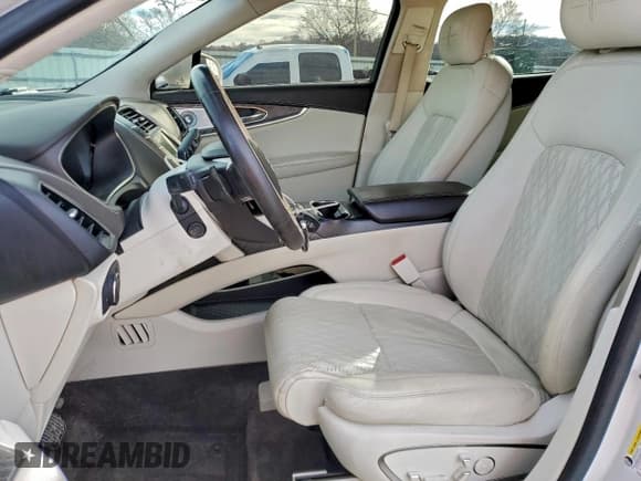 ✅ 2019 Lincoln Nautilus • VIN: 2LMPJ7JP6KBL39279 • Lot: 93884885. Listed on Copart with 84,021 mi. Free auction sales archive from the USA and detailed vehicle history report at DreamBid. Image 7.