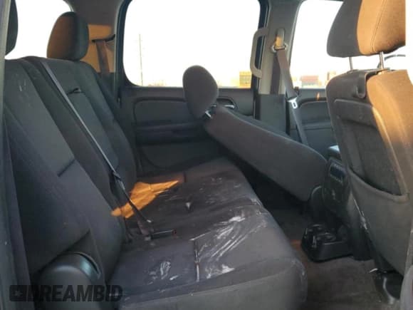 ✅ 2011 Chevrolet Suburban LS • VIN: 1GNSKHE33BR294729 • Lot: 92163755. Listed on Copart with 157,566 mi. Free auction sales archive from the USA and detailed vehicle history report at DreamBid. Image 11.