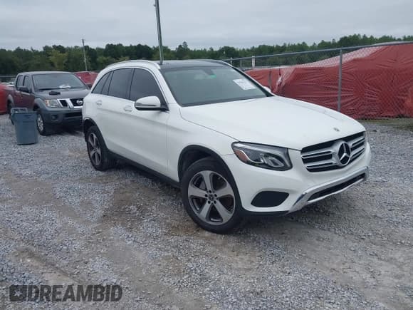 ✅ 2019 Mercedes-Benz GLC 300 • VIN: WDC0G4JB3KV163552 • Лот: 43561157. Опубликован ранее на IAAI с пробегом 68 254 миль. Бесплатный доступ к архиву аукционных продаж из США и подробный отчёт об истории автомобиля на DreamBid. Изображение 1.