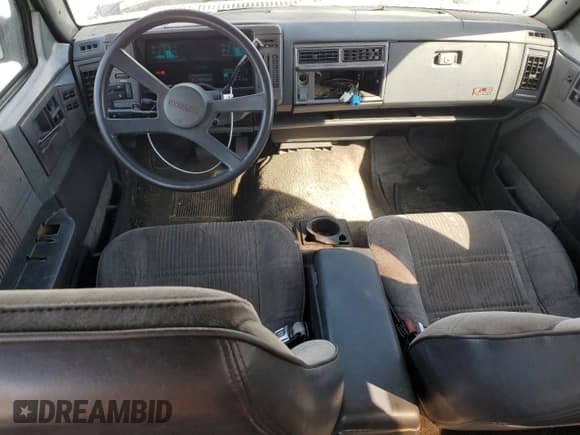 ✅ 1992 GMC Jimmy SLE Convenience • VIN: 1GKDT13W9N2524813 • Lot: 54004095. Wystawiony na Copart z przebiegiem 151 535 mil. Bezpłatny archiwum sprzedaży aukcyjnych z USA i szczegółowy raport historii pojazdu na DreamBid. Zdjęcie 8.