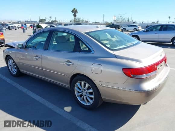 2007 Hyundai Azera SE with VIN KMHFC46F07A183646, listed as a IAAI auction lot 41705832 with 67,230 mi miles and . Bid and sale history available at DreamBid. Image 3.