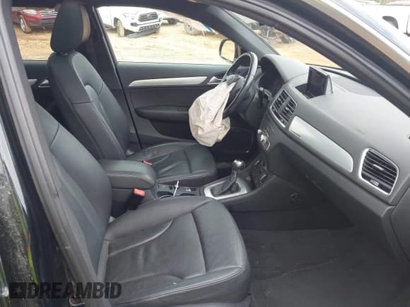 ✅ 2017 Audi Q3 Prestige • VIN: WA1GCCFS5HR015837 • Lot: 41985768. Listed on IAAI with 69,300 mi. Free auction sales archive from the USA and detailed vehicle history report at DreamBid. Image 5.