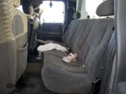 ✅ 2004 Chevrolet Silverado 1500 LS • VIN: 2GCEC19TX41219204 • Lot: 91649455. Wystawiony na Copart z przebiegiem 239 719 mil. Bezpłatny archiwum sprzedaży aukcyjnych z USA i szczegółowy raport historii pojazdu na DreamBid. Zdjęcie 10.