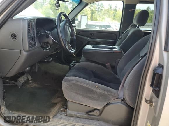 ✅ 2007 GMC Sierra 2500HD SLE1 • VIN: 1GTHK29U97E181188 • Лот: 57264735. Опубликован ранее на Copart с пробегом 178 048 миль. Бесплатный доступ к архиву аукционных продаж из США и подробный отчёт об истории автомобиля на DreamBid. Изображение 7.