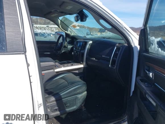 ✅ 2018 Ram 1500 Laramie • VIN: 1C6RR7VT2JS180586 • Lot: 41570976. Listed on IAAI with 175,598 mi. Free auction sales archive from the USA and detailed vehicle history report at DreamBid. Image 5.