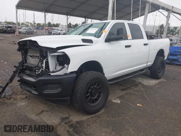 ✅ 2022 Ram 2500 Tradesman • VIN: 3C6UR5CL1NG438188 • Lot: 42064929. Listed on IAAI with 23,466 mi. Free auction sales archive from the USA and detailed vehicle history report at DreamBid. Image 17.