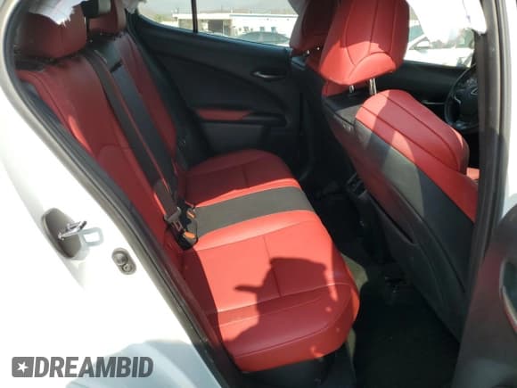 ✅ 2022 Lexus UX 250h F Sport • VIN: JTHE9JBHXN2057983 • Лот: 71456654. Опубликован ранее на Copart с пробегом 27 367 миль. Бесплатный доступ к архиву аукционных продаж из США и подробный отчёт об истории автомобиля на DreamBid. Изображение 10.