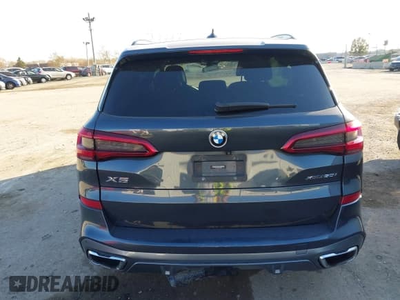 ✅ 2019 BMW X5 xDrive50i • VIN: 5UXJU2C51KLN65546 • Lot: 43705690. Listed on IAAI with 62,809 mi. Free auction sales archive from the USA and detailed vehicle history report at DreamBid. Image 16.