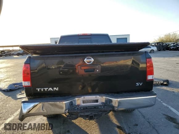 ✅ 2015 Nissan Titan SV • VIN: 1N6AA0CH5FN505799 • Лот: 84027924. Опубликован ранее на Copart с пробегом 83 674 миль. Бесплатный доступ к архиву аукционных продаж из США и подробный отчёт об истории автомобиля на DreamBid. Изображение 6.